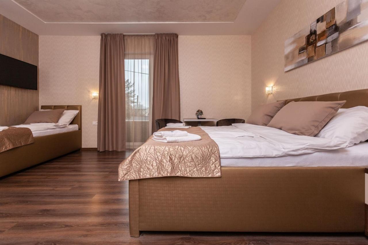 Villa Dunaj Dunajská Streda Buitenkant foto